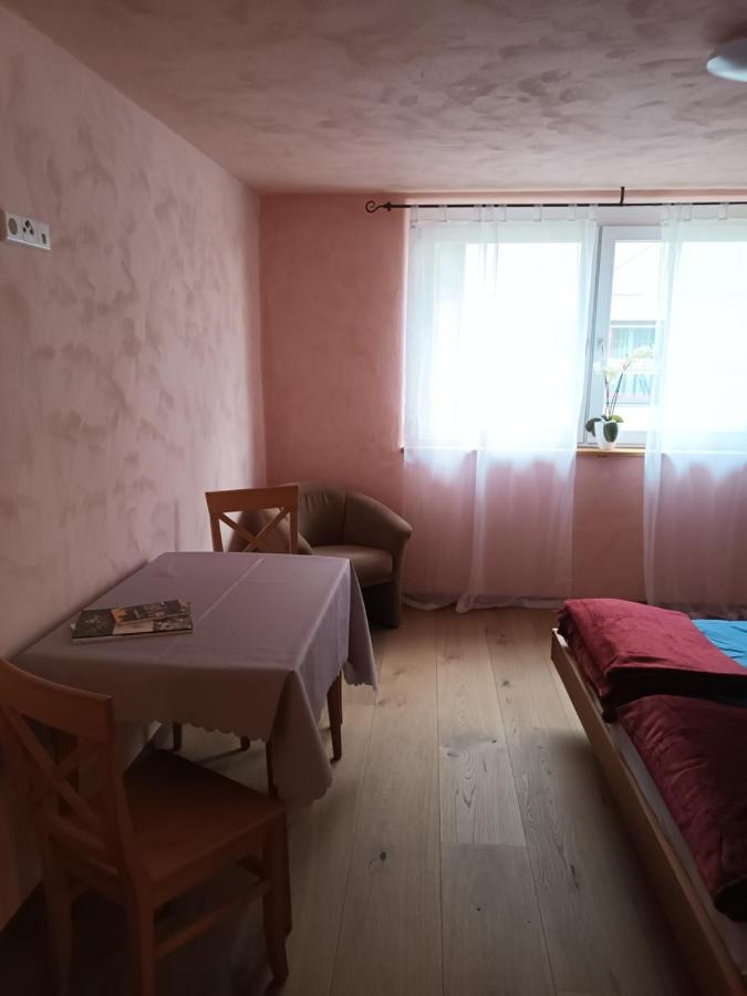 Musik Und Theater Gasthof Roessle - Rooms For Angels Burladingen Exterior photo